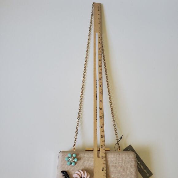 Sondra Roberts Hard Shell Clutch Purse 3D Flowers Chain Strap Clasp Closure NEW - Picture 16 of 16